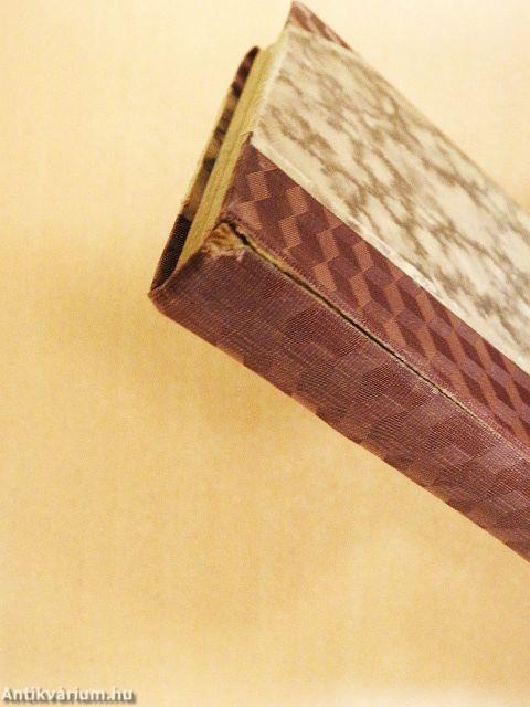 Száll a fehér madár