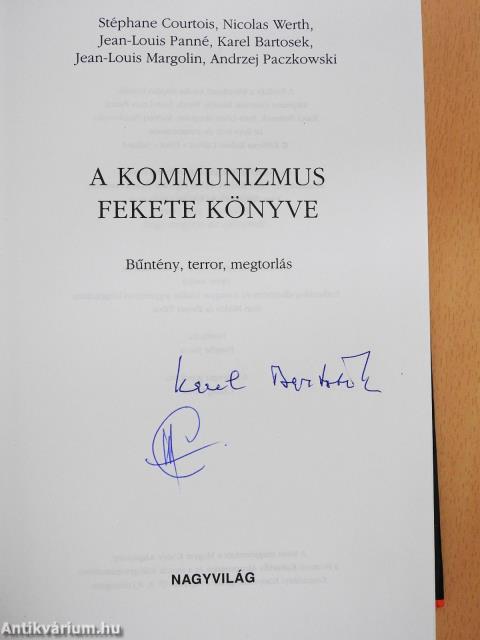 A kommunizmus fekete könyve (aláírt példány)