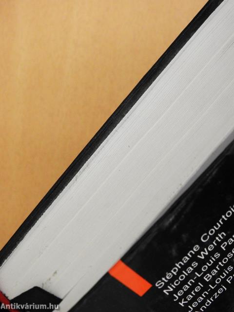 A kommunizmus fekete könyve (aláírt példány)