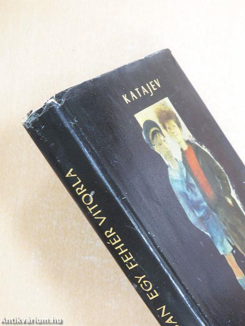 Távolban egy fehér vitorla