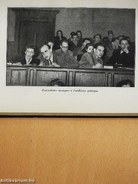 Devant le tribunal du peuple