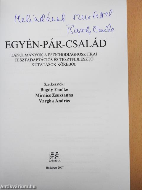 Egyén-pár-család (dedikált példány)