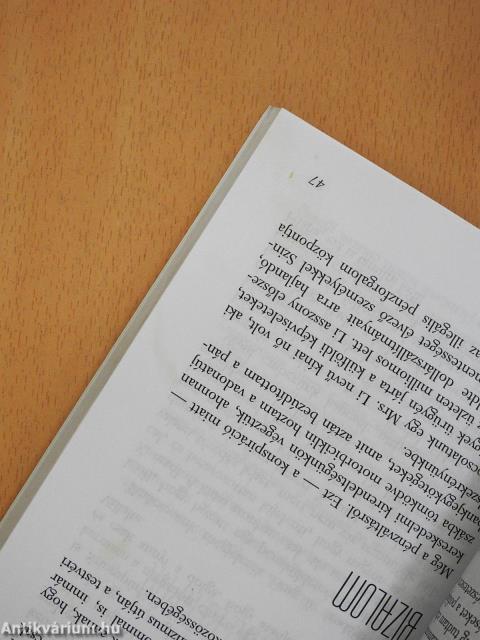 Egy kezdő diplomata komolytalan feljegyzései (dedikált példány)