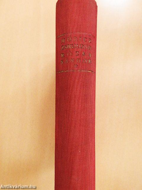 Rózsa Sándor a lovát ugratja