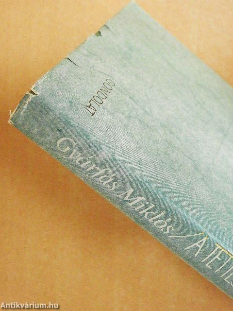 A tettes mindig Oidipusz