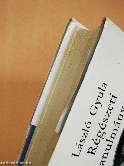 Régészeti tanulmányok