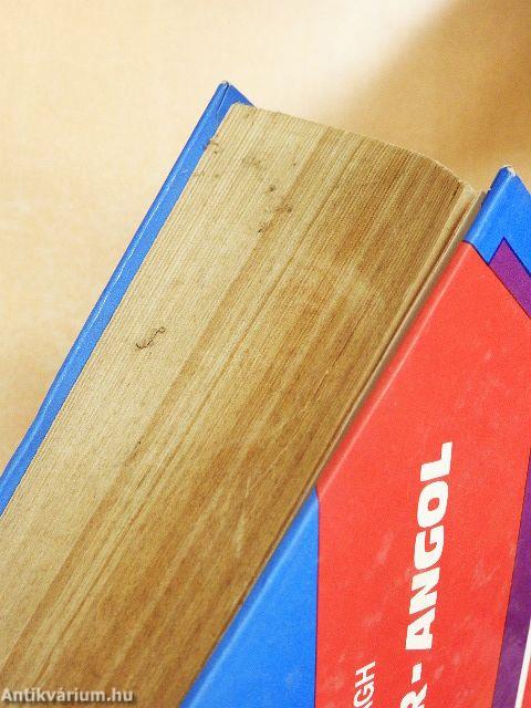 Magyar-angol kéziszótár