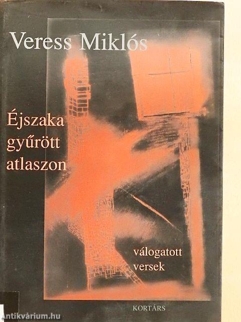 Éjszaka gyűrött atlaszon