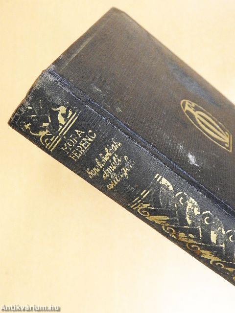 Napok, holdak, elmúlt csillagok