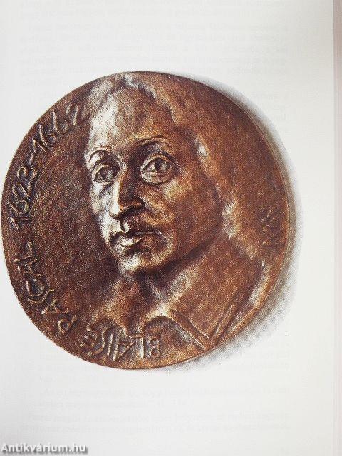 Két végtelen között