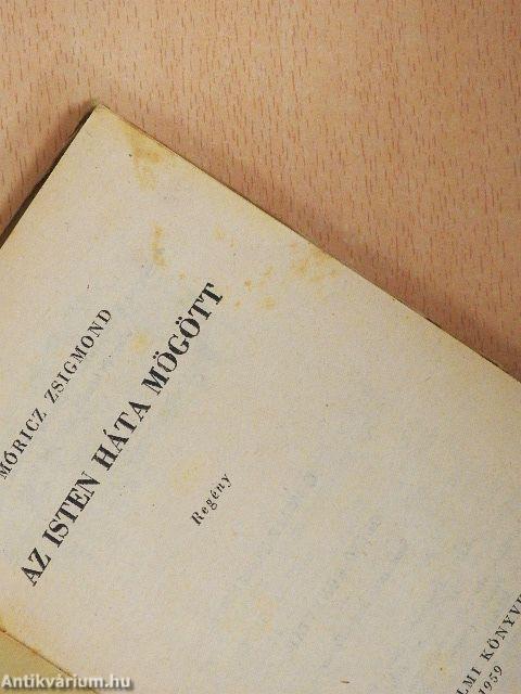 Az Isten háta mögött