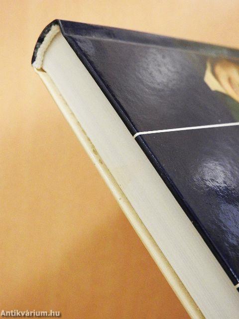 Nők fényárnyékban