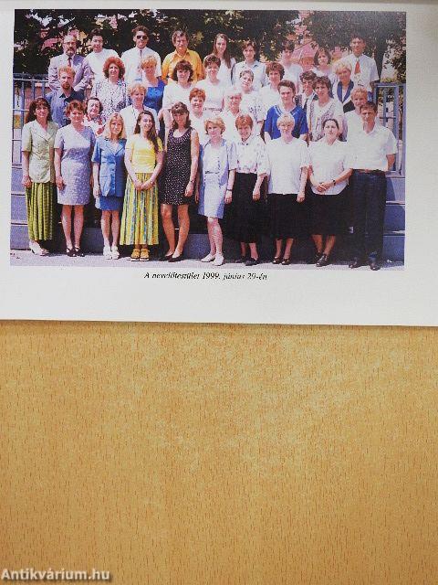 Az Eötvös József Szakközépiskola Évkönyve 1999.