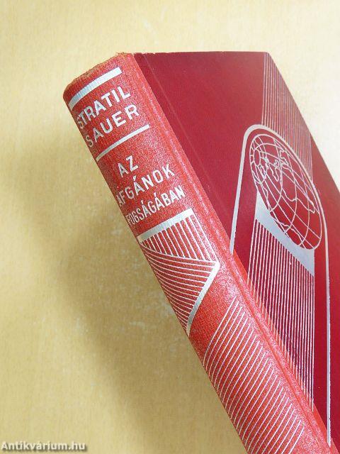 Az afgánok fogságában