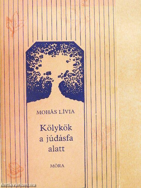 Kölykök a júdásfa alatt