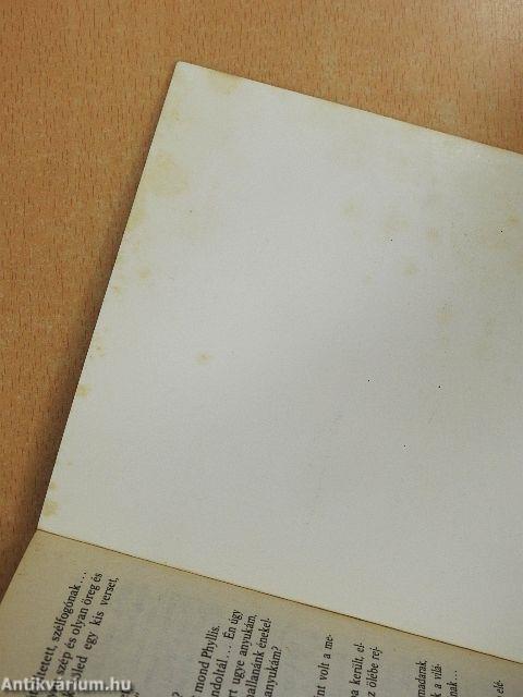 Száll a fehér madár