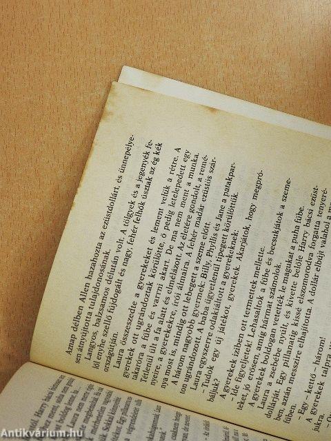 Száll a fehér madár