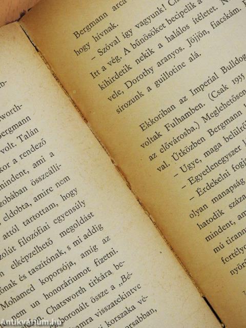 Bécsi ibolyák (dedikált példány)