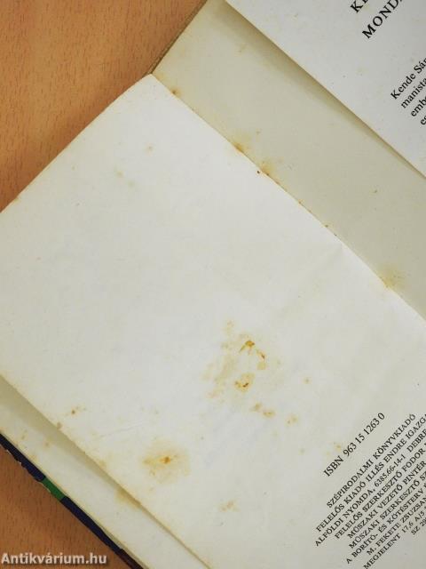 Mondani valamit (dedikált példány)