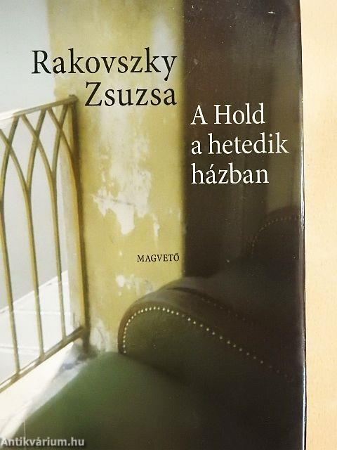 A Hold a hetedik házban
