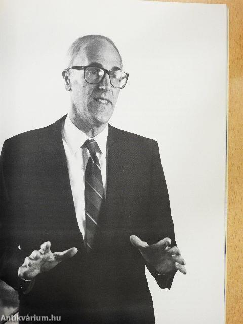 People - Looks at the Future