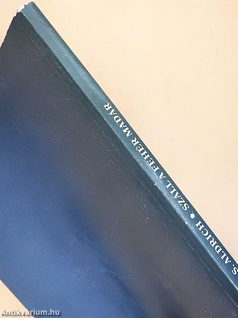 Száll a fehér madár