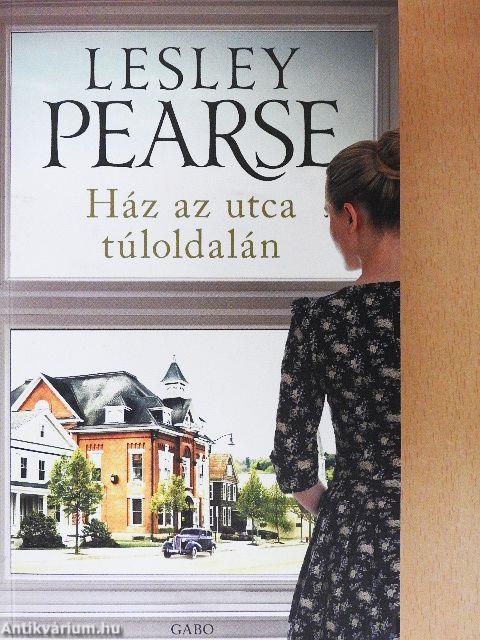 Ház az utca túloldalán