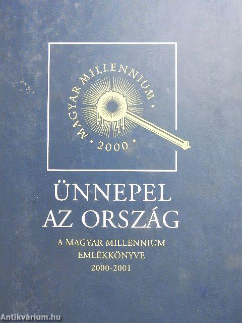 Ünnepel az ország