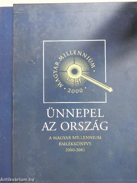 Ünnepel az ország
