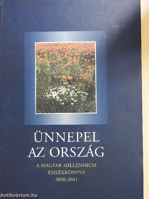 Ünnepel az ország
