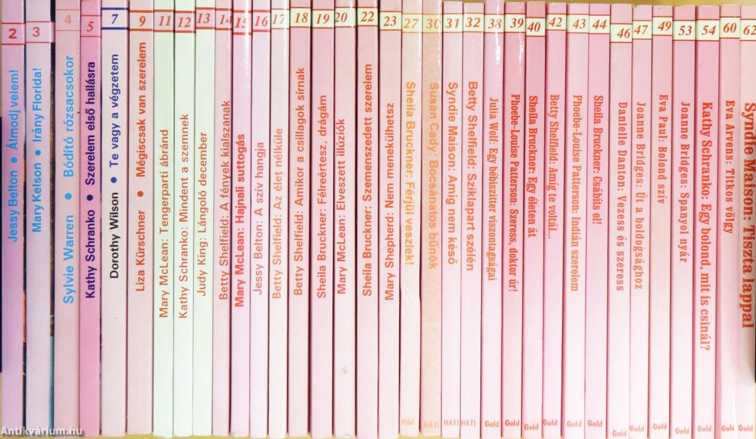 "35 kötet a Szerelem & Romantika sorozatból (nem teljes sorozat)"