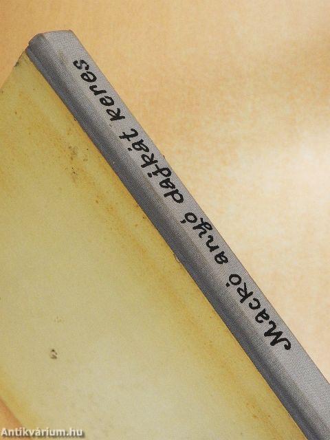 Mackó anyó dajkát keres