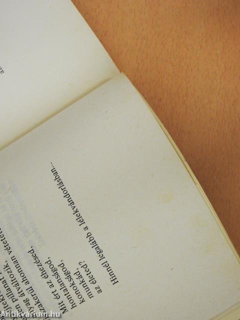 Válogatás előadott versekből (dedikált példány)