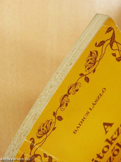 A titokzatos szőke nő és más megkésett történetek