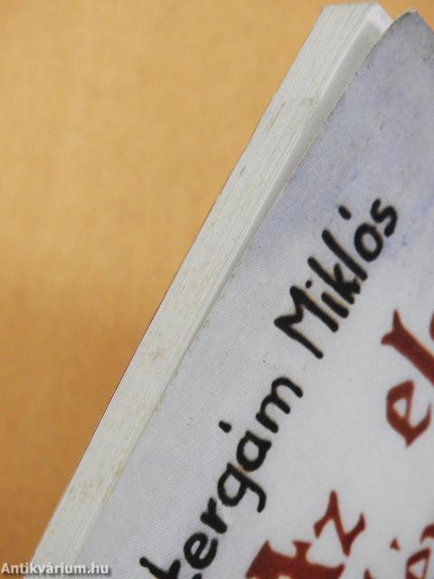 Az első lépcsőfok a Szent Korona-tanhoz (dedikált példány)