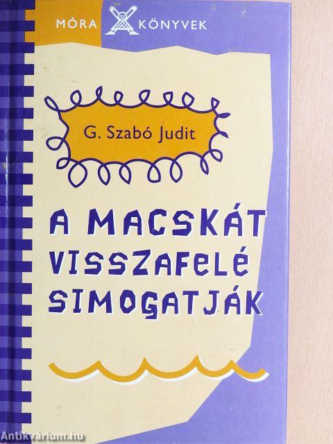 A macskát visszafelé simogatják