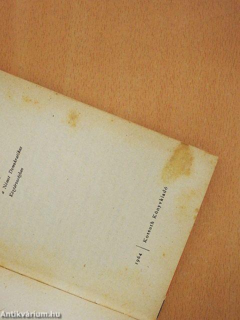 Két világ határán