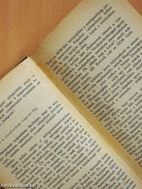 Két világ határán