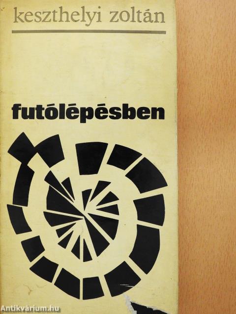 Futólépésben (dedikált példány)