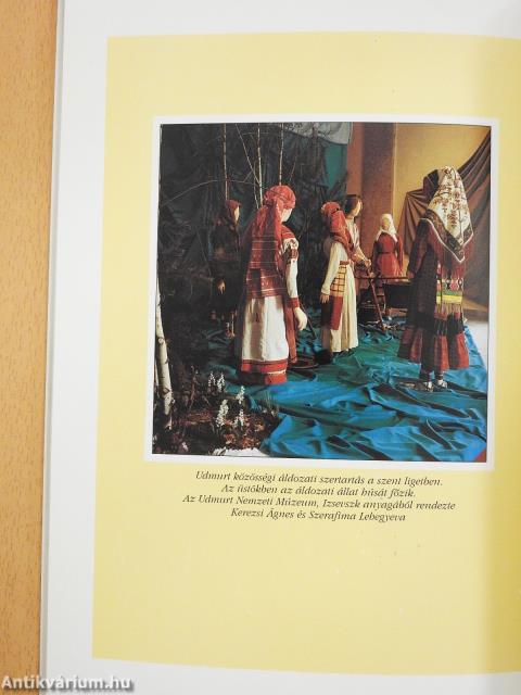 Rokonnépek és őshazák (aláírt példány)