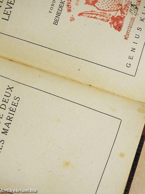 Két fiatal asszony levelesládája