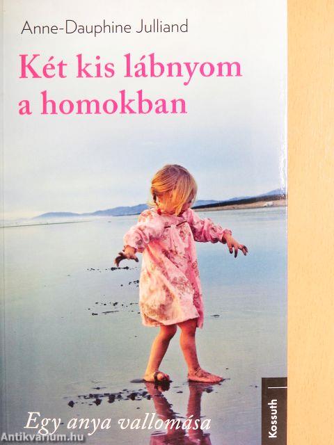 Két kis lábnyom a homokban