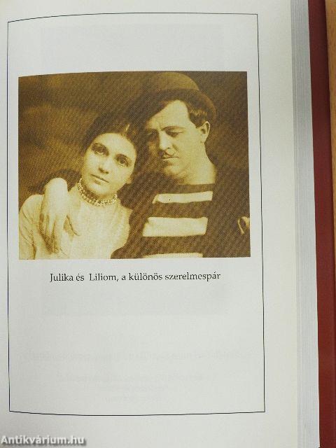 Színház az egész világ/Liliom öt asszonya