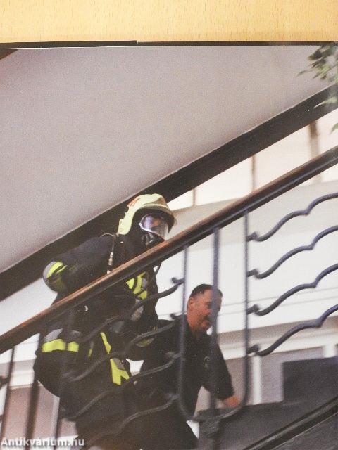 90 nap a katasztrófavédelemnél a tűzoltók közt