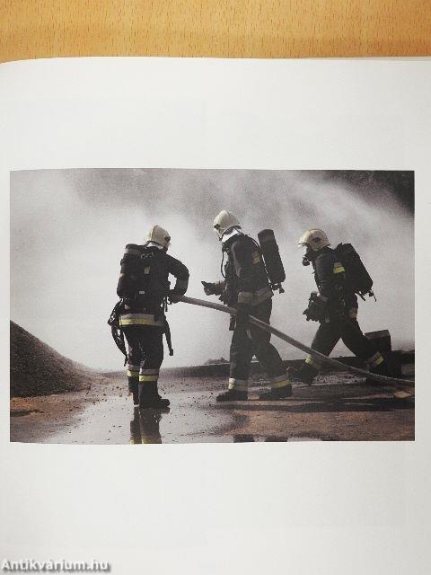 90 nap a katasztrófavédelemnél a tűzoltók közt
