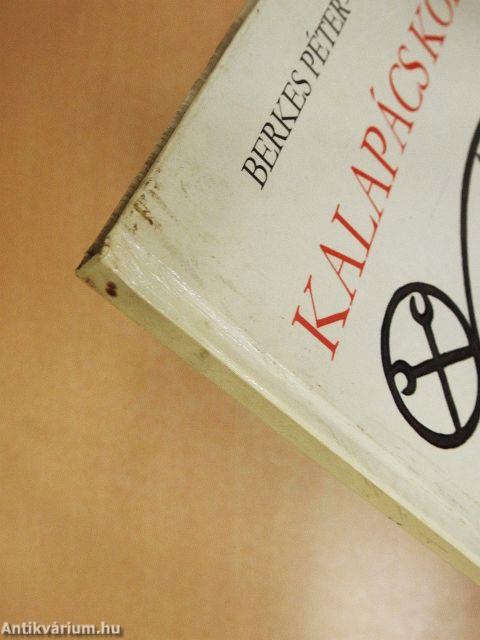 Kalapács koppan