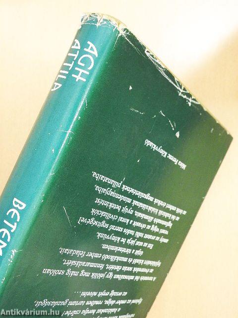 Betemetett nyomok, emlékek rönkje