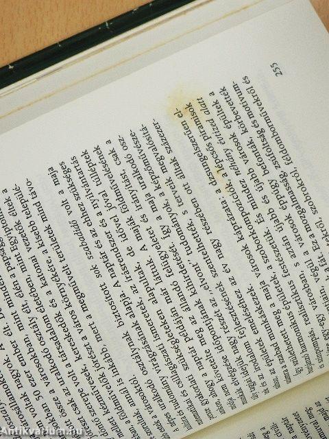 Betemetett nyomok, emlékek rönkje