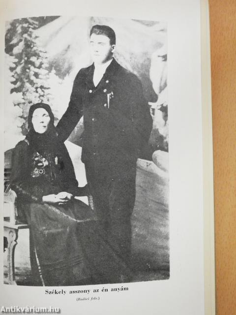 A bukovinai andrásfalvi székelyek élete és története Madéfalvától napjainkig (dedikált példány)