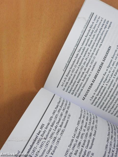 A legnagyobb álmú magyar kultuszminiszter (többszörösen dedikált példány)